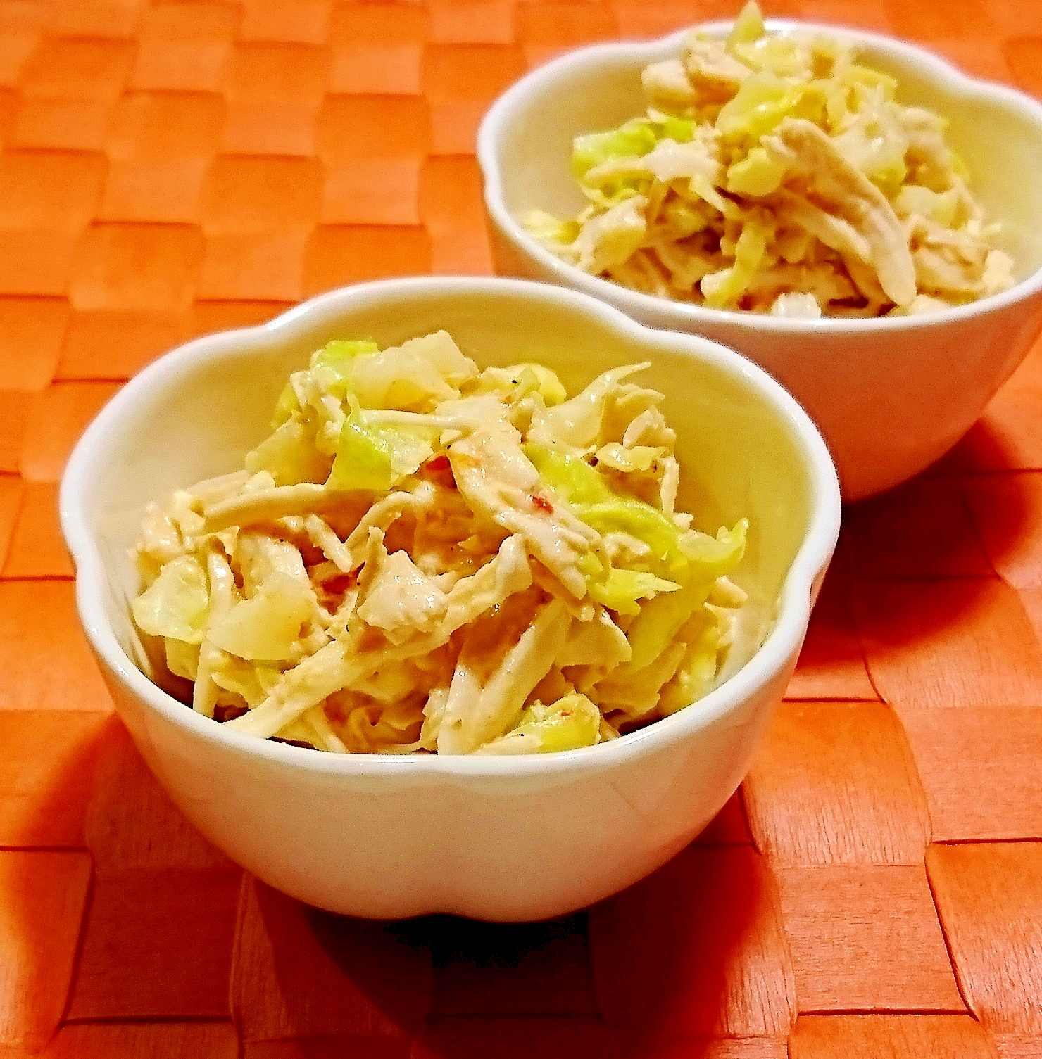 蒸し鶏ときゃべつの豆板醤ごまマヨネーズ和え