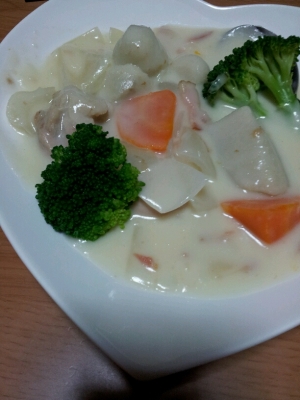 里芋のクリームシチュー!ベーコンでコクUP☆