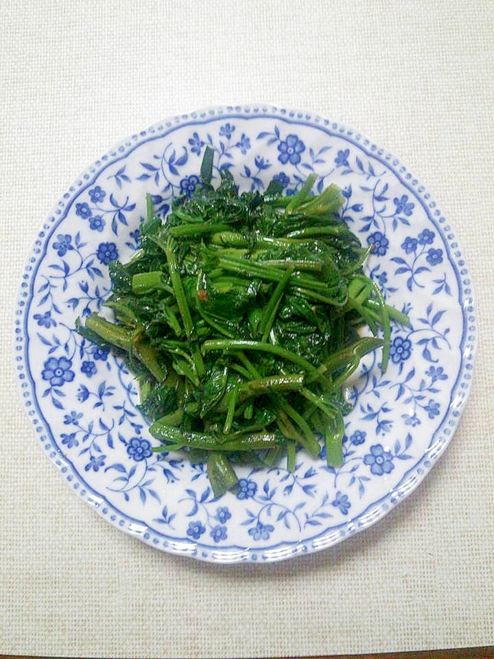 カンタンに味が決まる、空芯菜のパスタソース炒め
