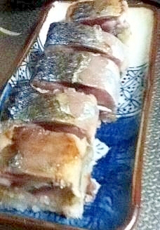 アレンジ酢飯☆刻みショウガを混ぜ込んだ焼きサバ寿司