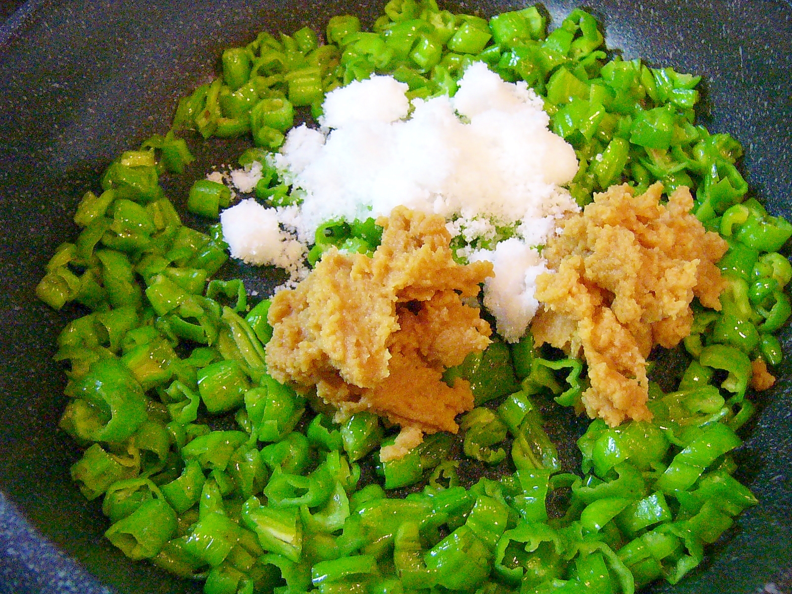 保存食　しし唐と味噌で　ご飯の友