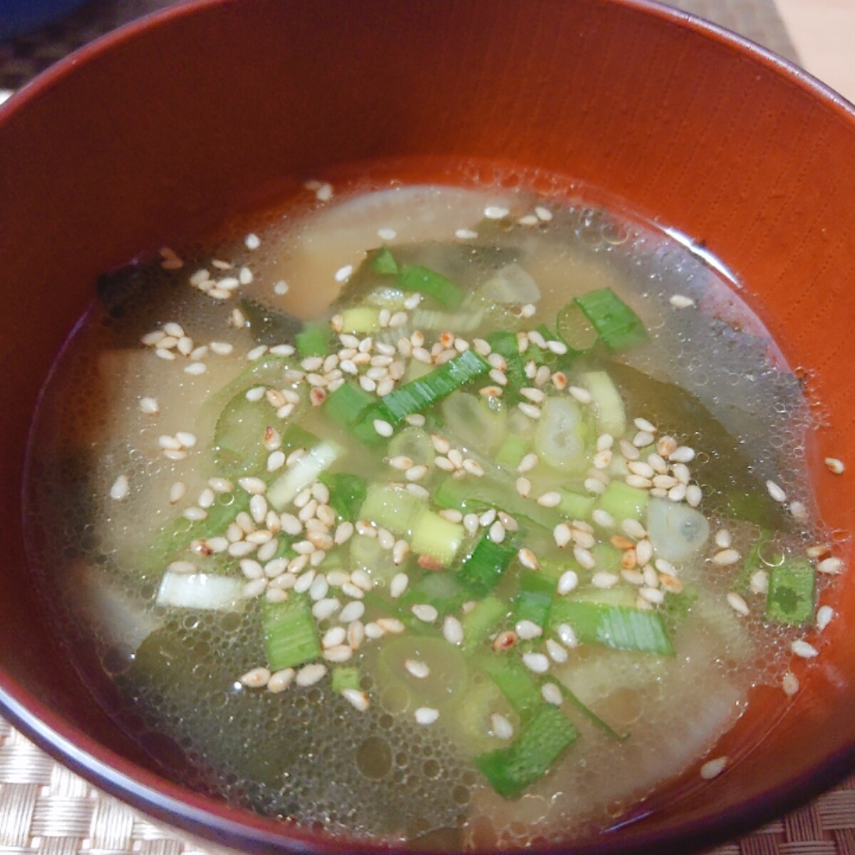 ごま油香る♪大根とわかめの味噌汁