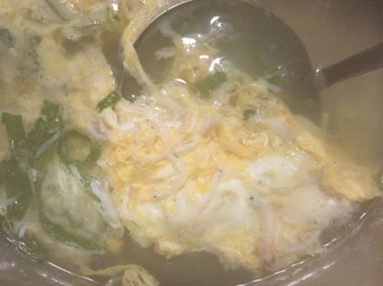 卵とシラスのスープ