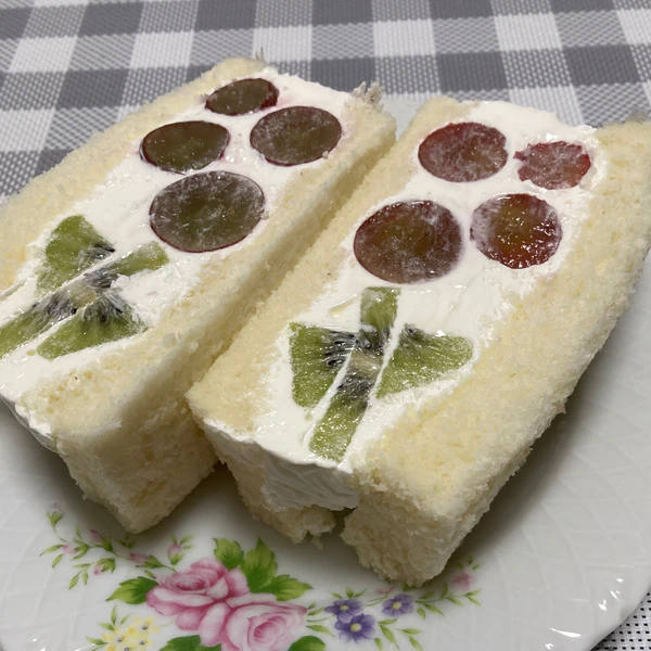 ぶどうのお花のフルーツサンド レシピ 作り方 By 紅蓮華 楽天レシピ ぶどうのお花のフルーツサンド レシピ 作り方 By 紅蓮華 楽天レシピ