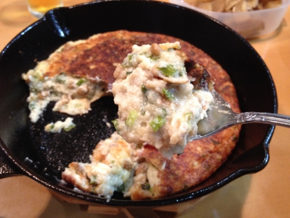 ニトリのスキレットで作ってみました！フワフワなお好み焼きのようでおいしかったです。子供たちにも人気でした。