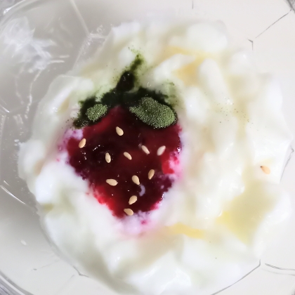 いちごの絵♪ジャムヨーグルト