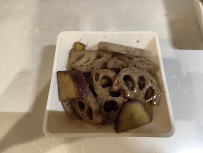 レンコンとサツマイモの甘じょっぱ炒め(・o・)