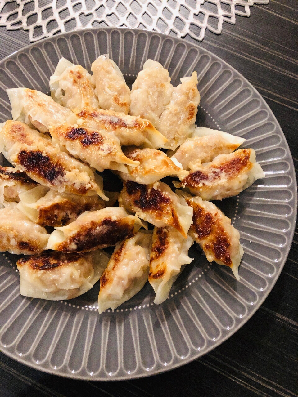 鶏ひき肉と豚ひき肉の配合◎シンプル餃子