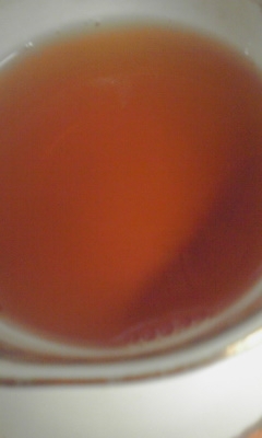 本日作りたてのウーロン茶にレモンたっぷりでいただきました～♪夏は冷たく冷やして飲みたいわ～♪ごちそうさまです♪