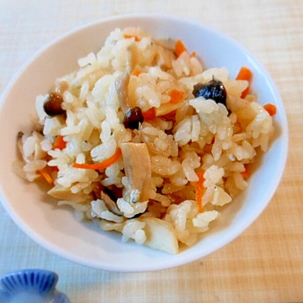 クイックボウルde きのこと雑魚の炊き込みご飯 レシピ 作り方 By アルプスの乙女 楽天レシピ クイックボウルde きのこと雑魚の炊き込みご飯 レシピ 作り方 By アルプスの乙女 楽天レシピ