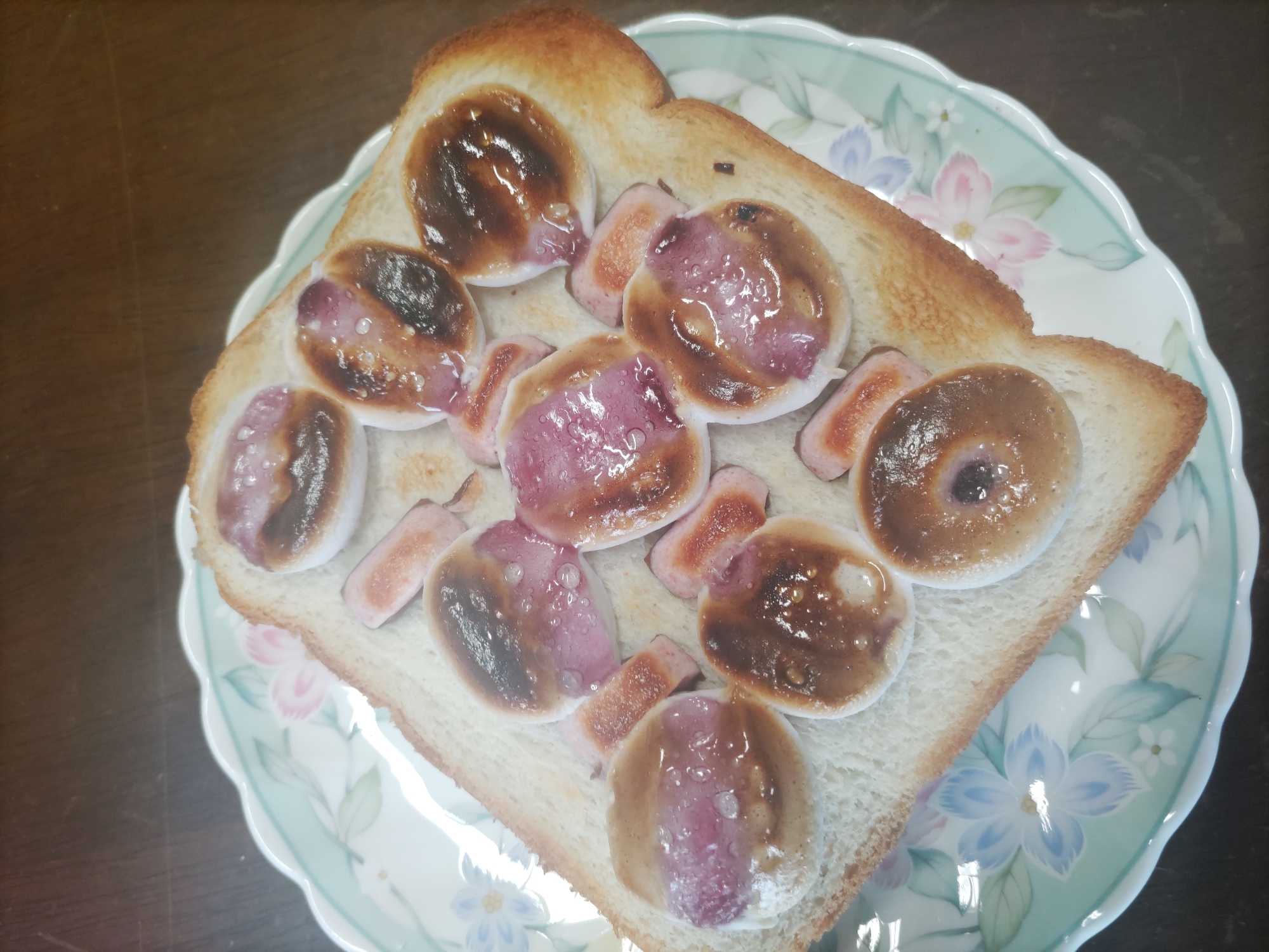 ブルーベリーマシュマロと苺チョコトースト