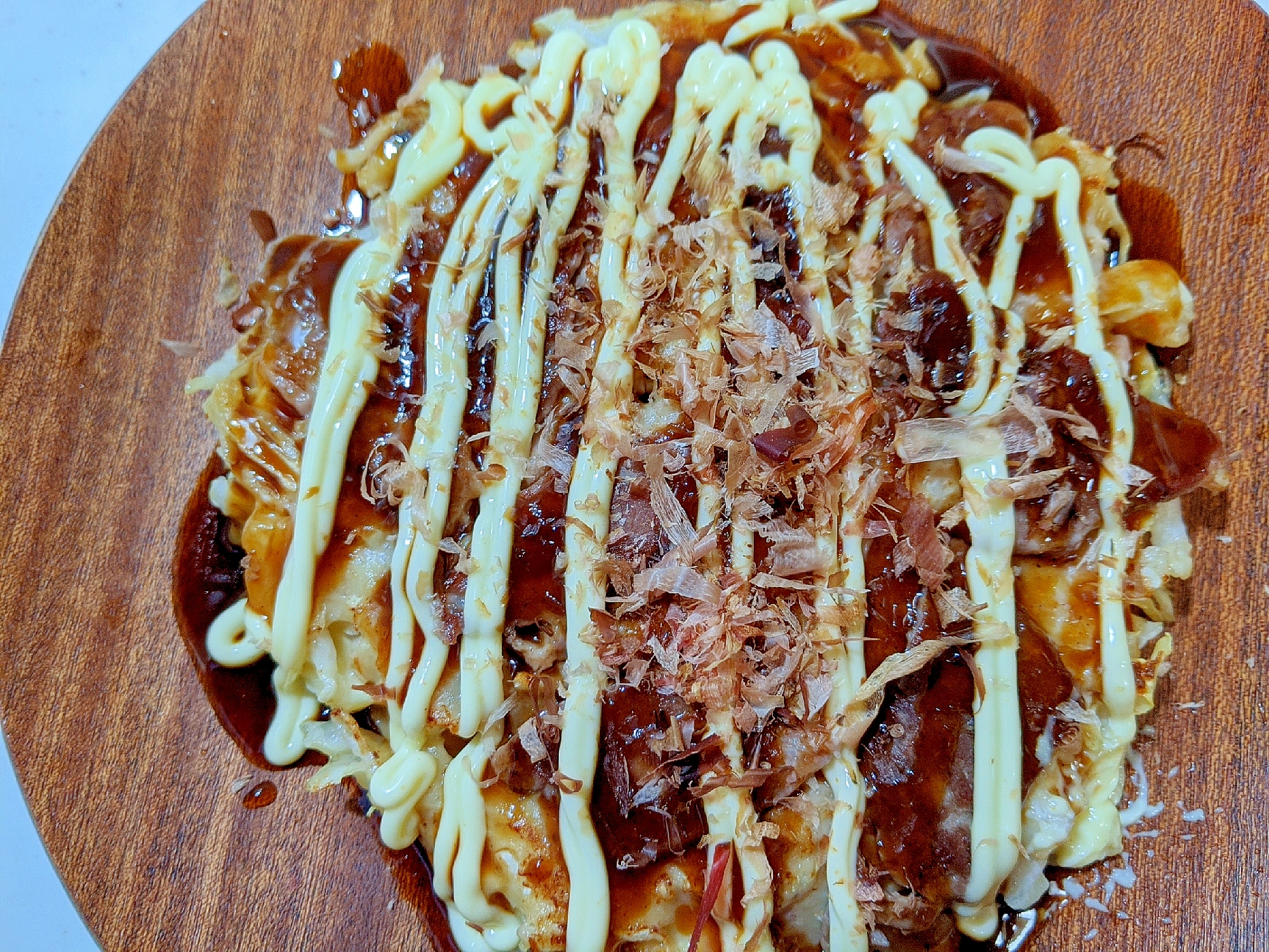 キャベツと紅生姜たっぷりのお好み焼き