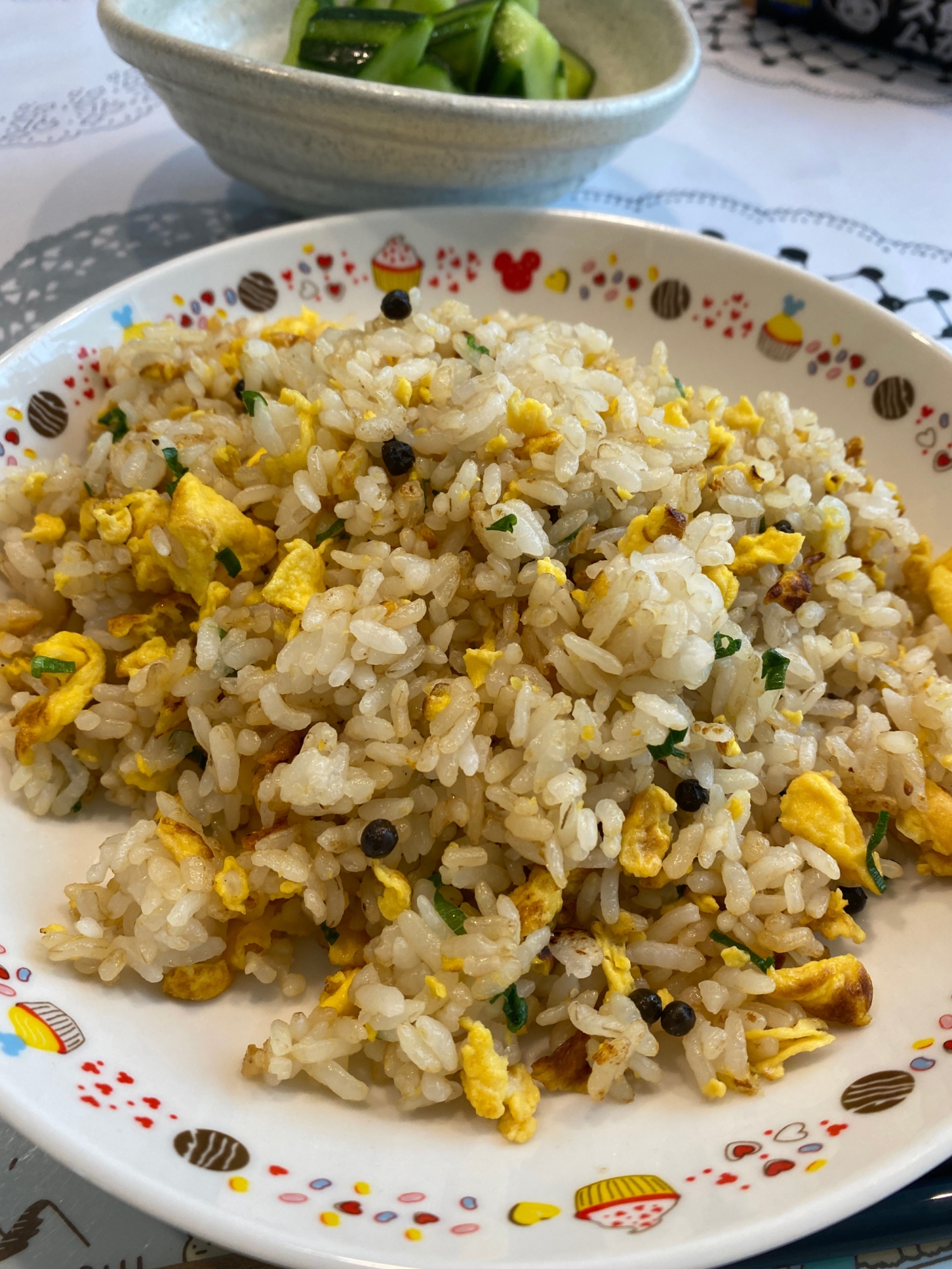 家族が大絶賛 塩漬け生胡椒チャーハン レシピ 作り方 By シゲる 楽天レシピ 家族が大絶賛 塩漬け生胡椒チャーハン レシピ 作り方 By シゲる 楽天レシピ