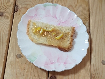 レモンの皮と蜂蜜のトースト