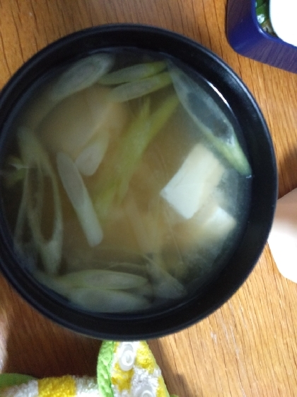 simpleに✨わかめネギ豆腐味噌汁