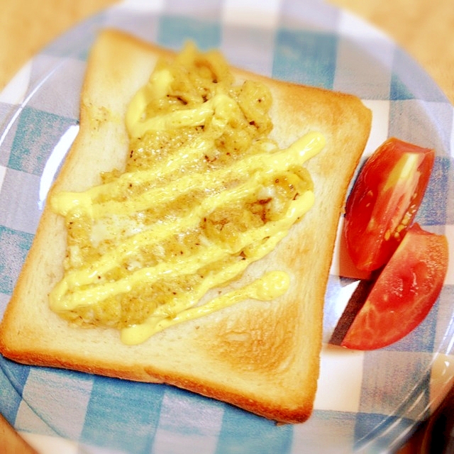 ふんわりカレー卵のマヨトースト