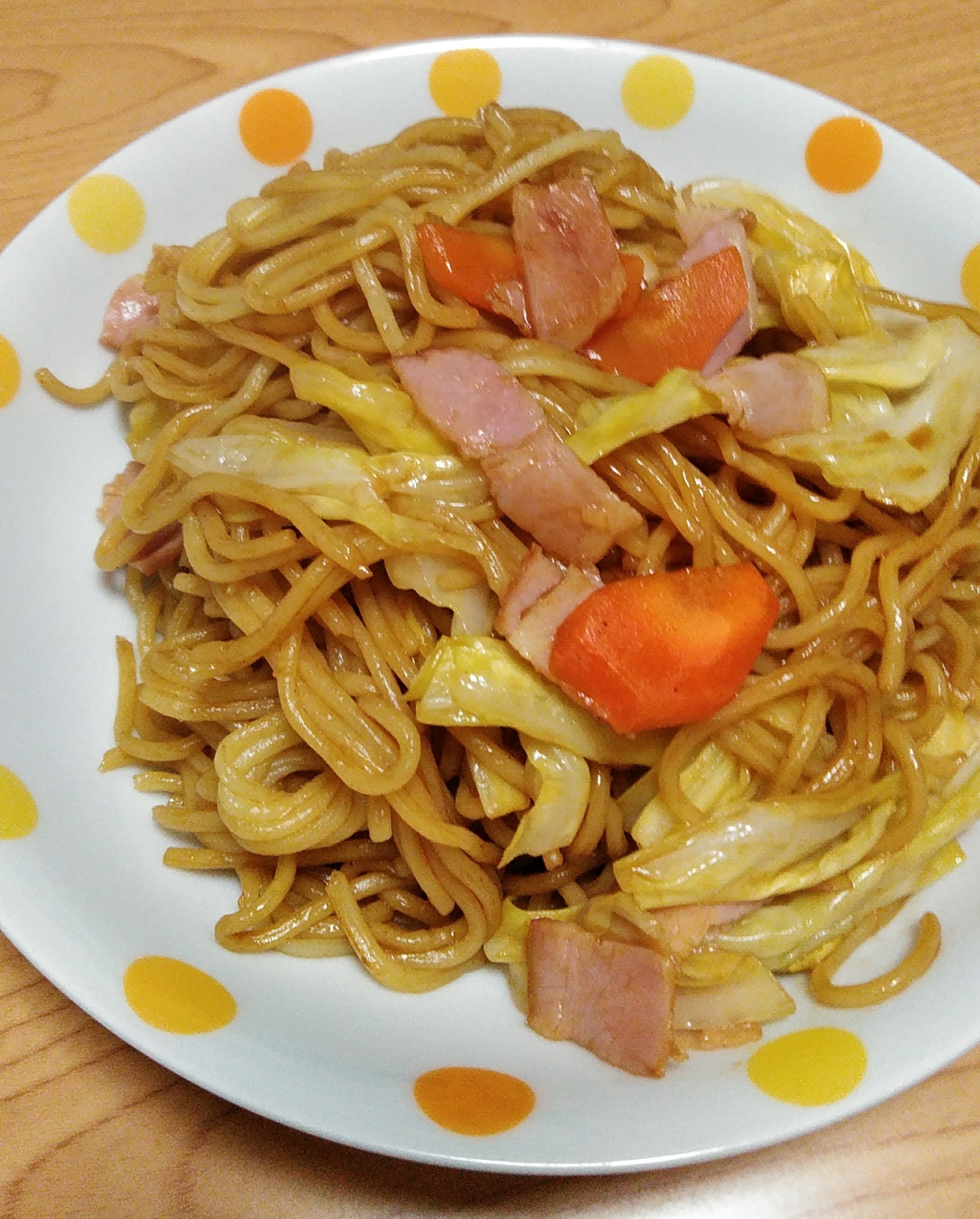 人参とキャベツとベーコンのソース焼きそば