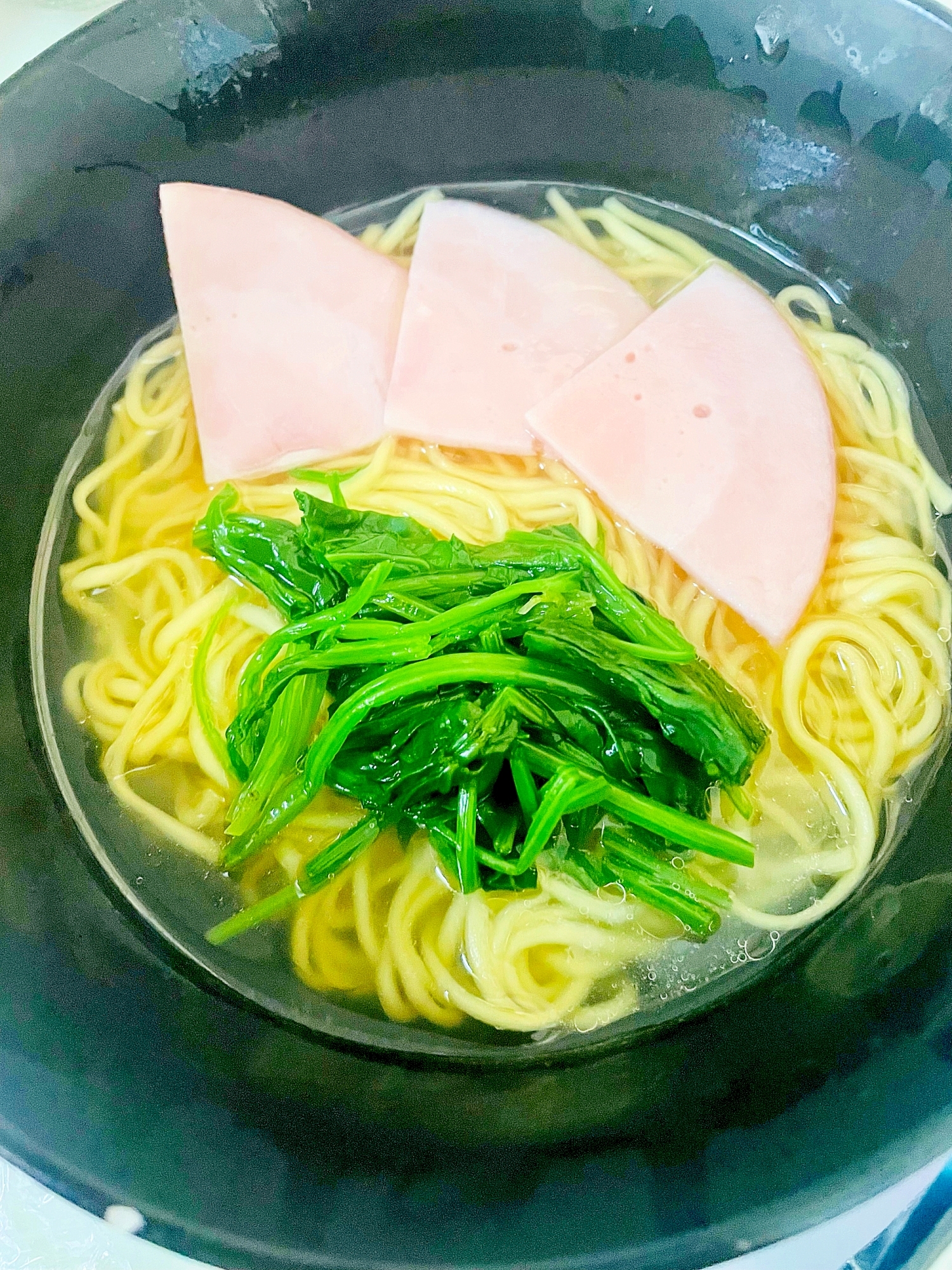 ハムとほうれん草のラーメン