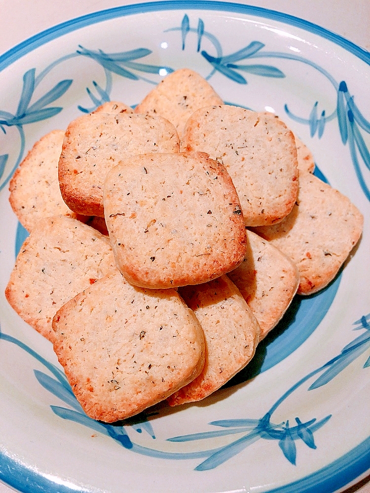 バジルとパルメザンチーズのおつまみクッキー