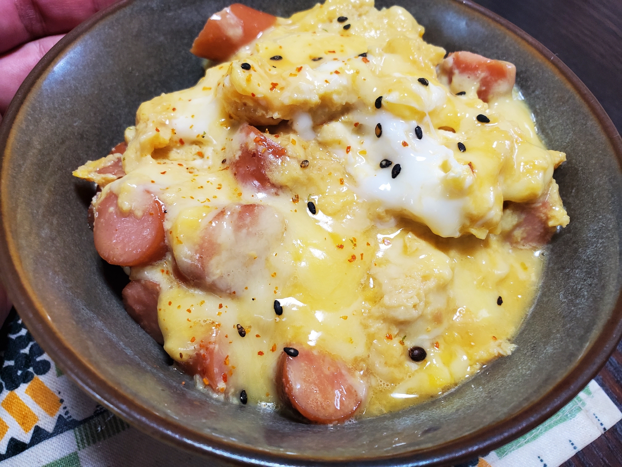 ウインナーのチーズ親子丼