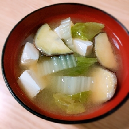 白菜とさつま芋の豆腐味噌汁