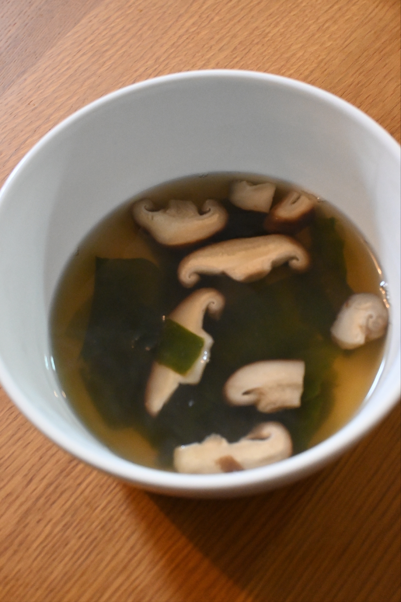 しいたけとわかめのスープ