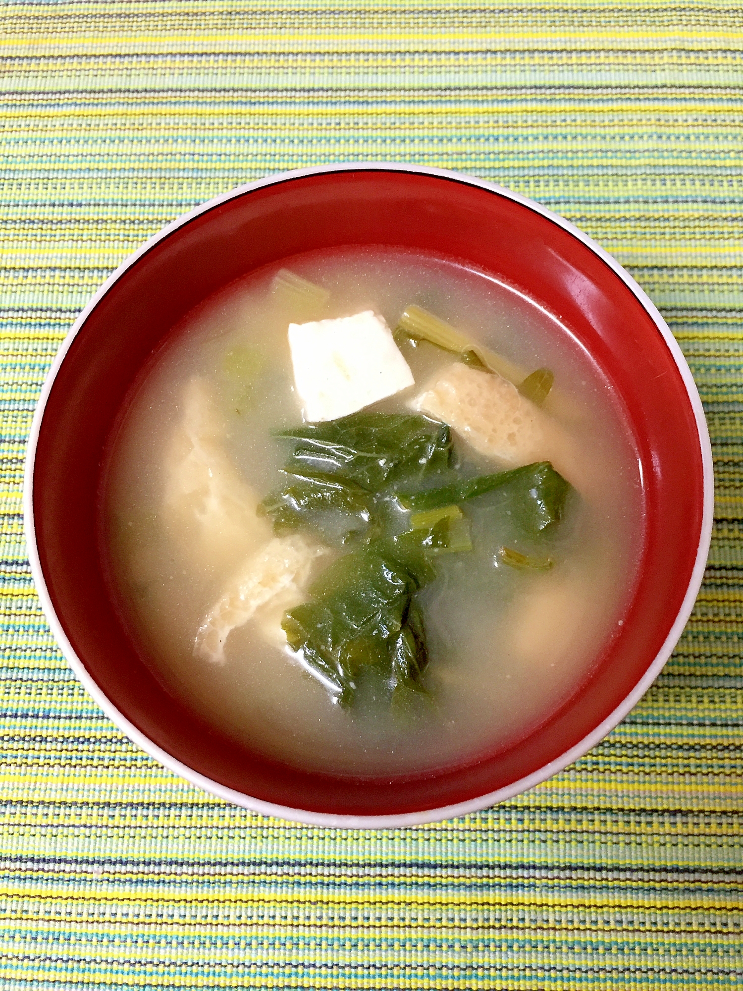 青菜と油揚げと豆腐のお味噌汁