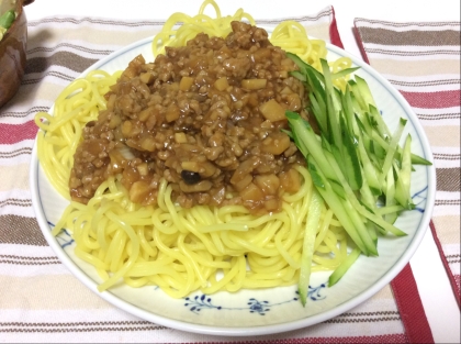 ジャージャー麺ってこんなに簡単に作れるって知らなかった❗️
旦那さんも美味しいって言ってくれました♡
ご飯のお供にも良さそうですね
(^-^)また作ります☆