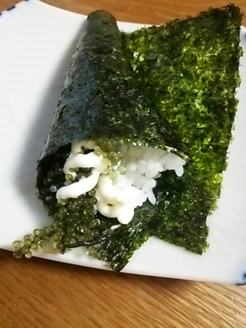 海ブドウの手巻き寿司