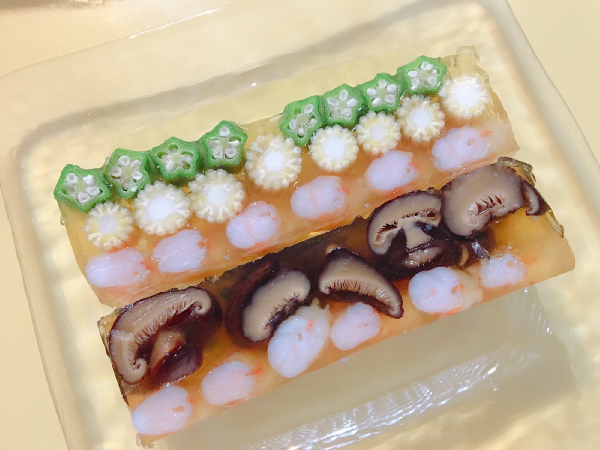 野菜とエビのコンソメゼリー寄せ 写真は1人前 レシピ 作り方 By Tsu2ya8 楽天レシピ