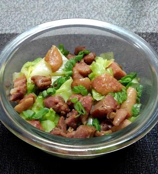 おつまみにキャベツと鶏の炭火焼の柚子こしょうバター