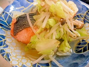 鮭と野菜の蒸し焼き
