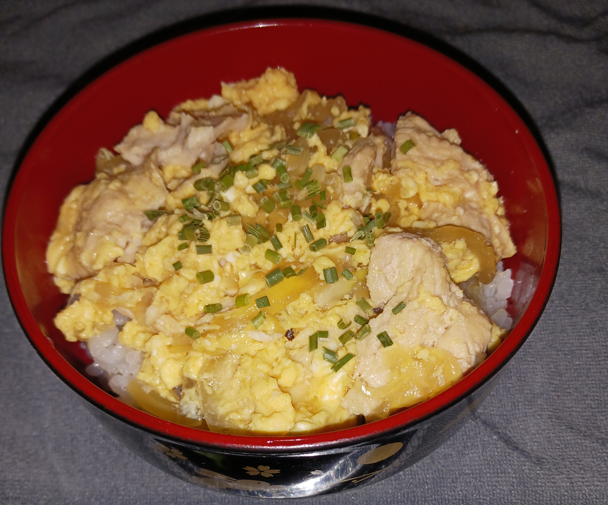 炊飯器で　うちの親子丼（具を作り置き）