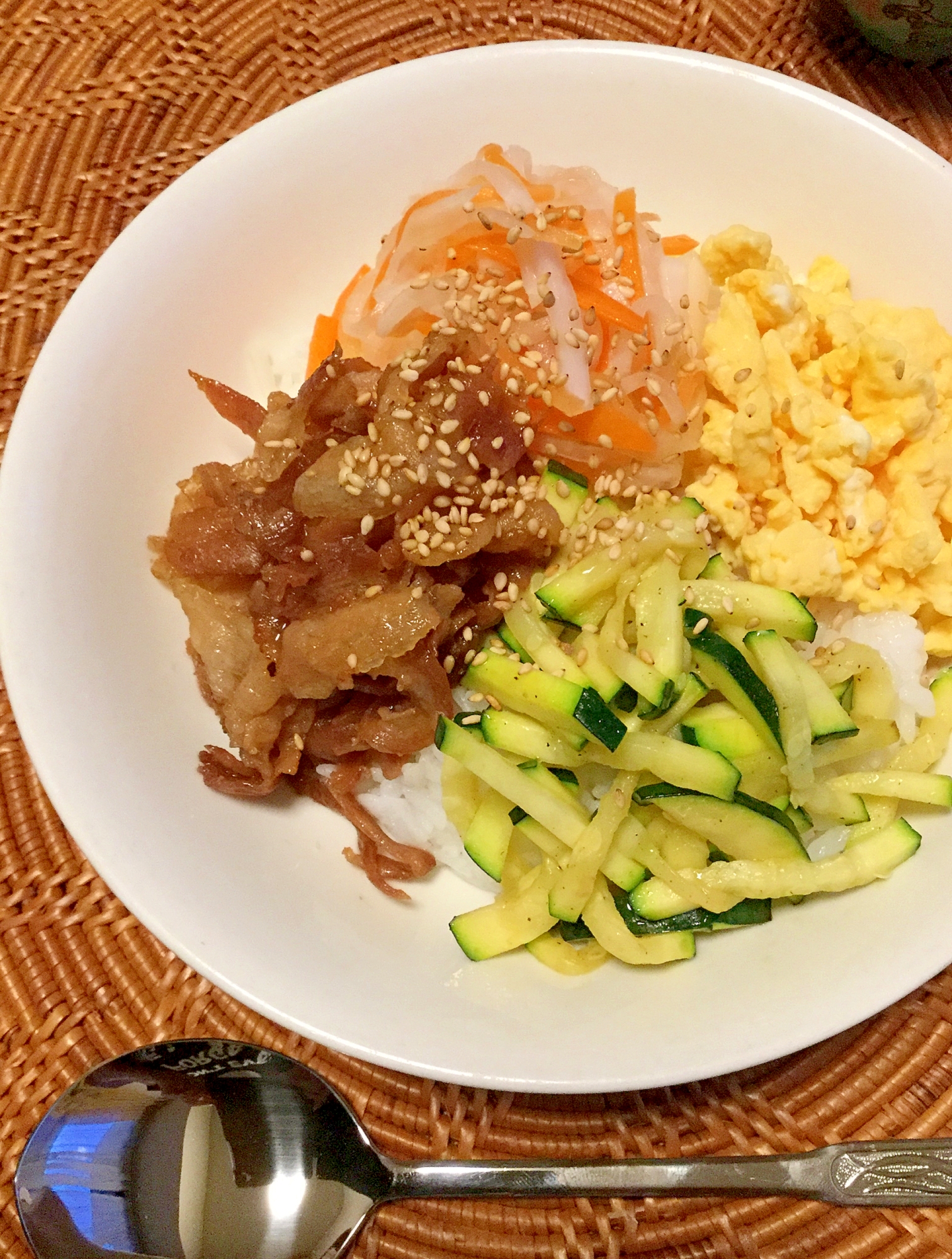 野菜たっぷり! ビビンバ丼〜辛さはお好みで