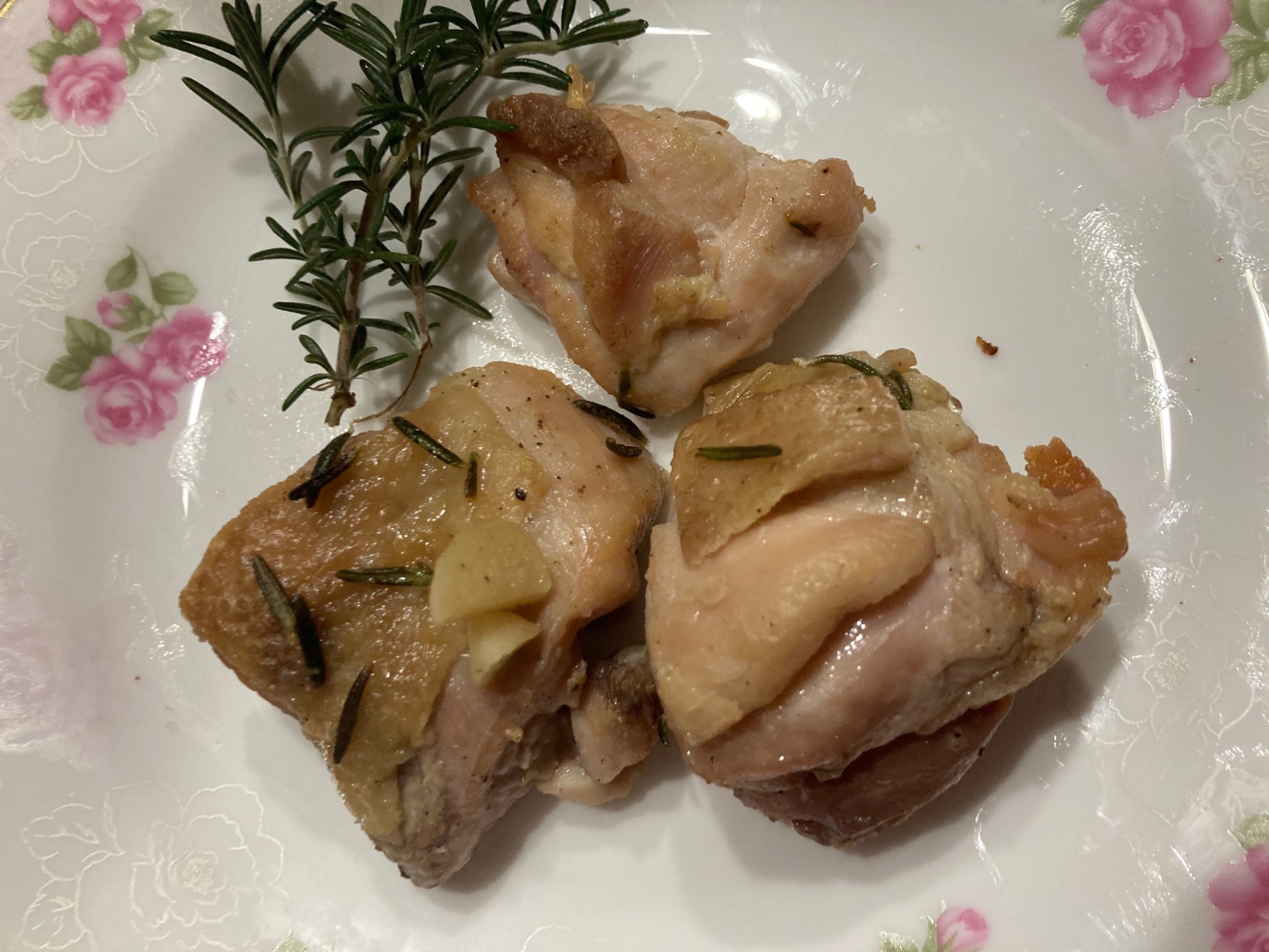 ローズマリーのニンニク鶏肉焼き レシピ 作り方 By Pコ 楽天レシピ