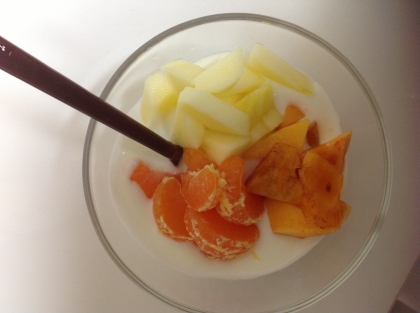 柿＆蜜柑＆林檎で冬眠に備えるヨーグルト(￣。￣*)