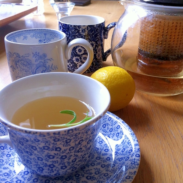 ローズマリーとレモンはちみつのお茶 レシピ 作り方 By モモグラモ 楽天レシピ ローズマリーとレモンはちみつのお茶 レシピ 作り方 By モモグラモ 楽天レシピ