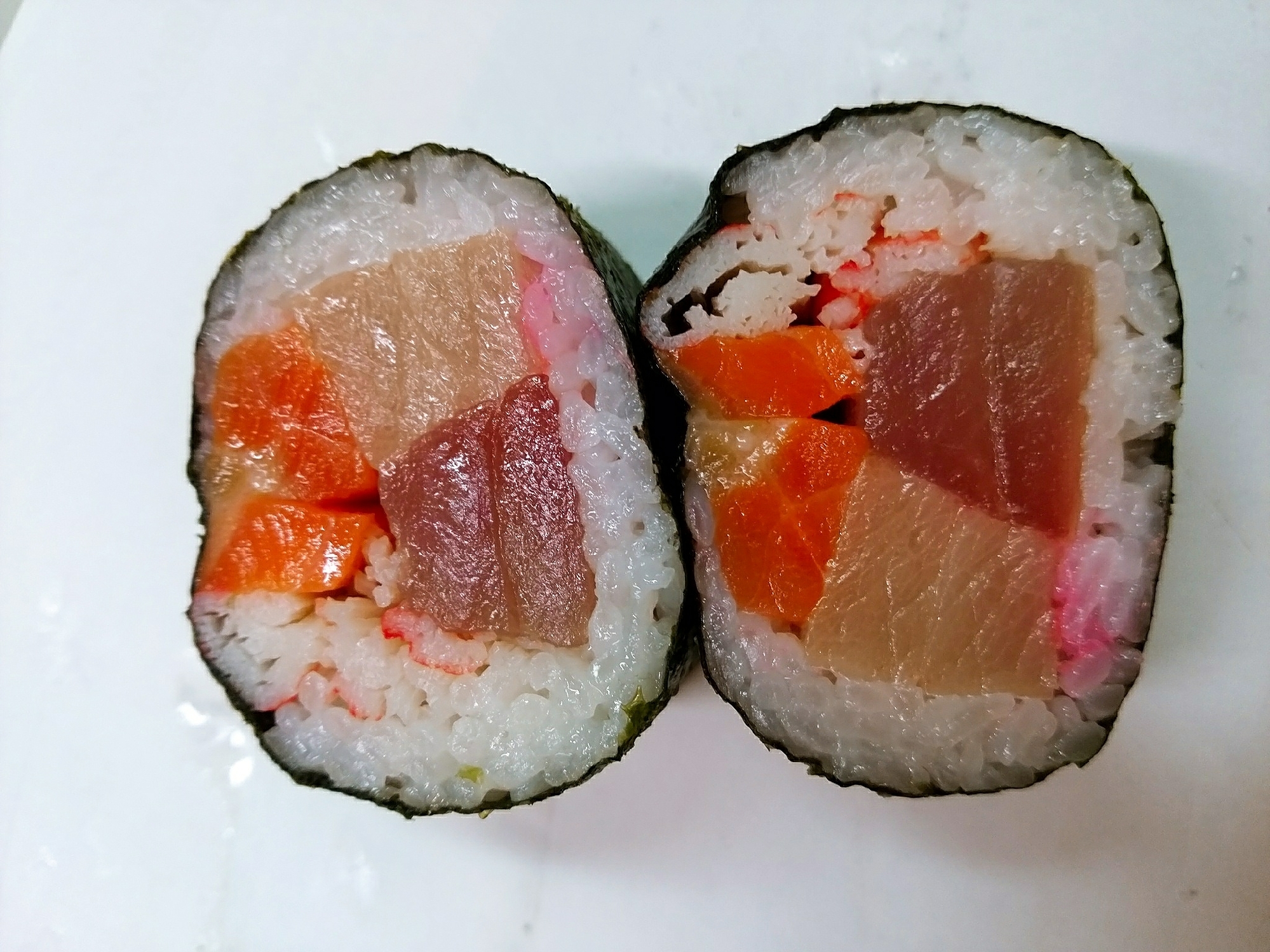 赤い巻き寿司