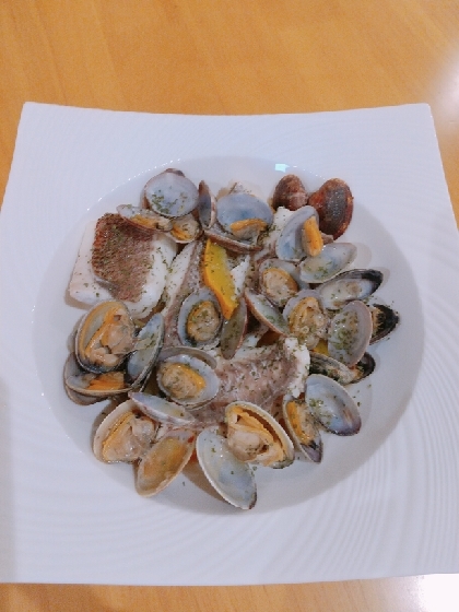 簡単なのに豪華に見えて大満足♪魚介のダシが出て美味しかったです(^-^)