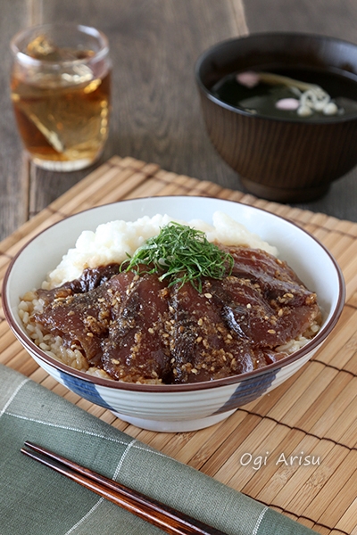 【にんにくで疲労回復！】 漬けかつおのとろろ丼