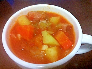 お野菜たっぷり！厚切りハムと彩野菜のトマトスープ