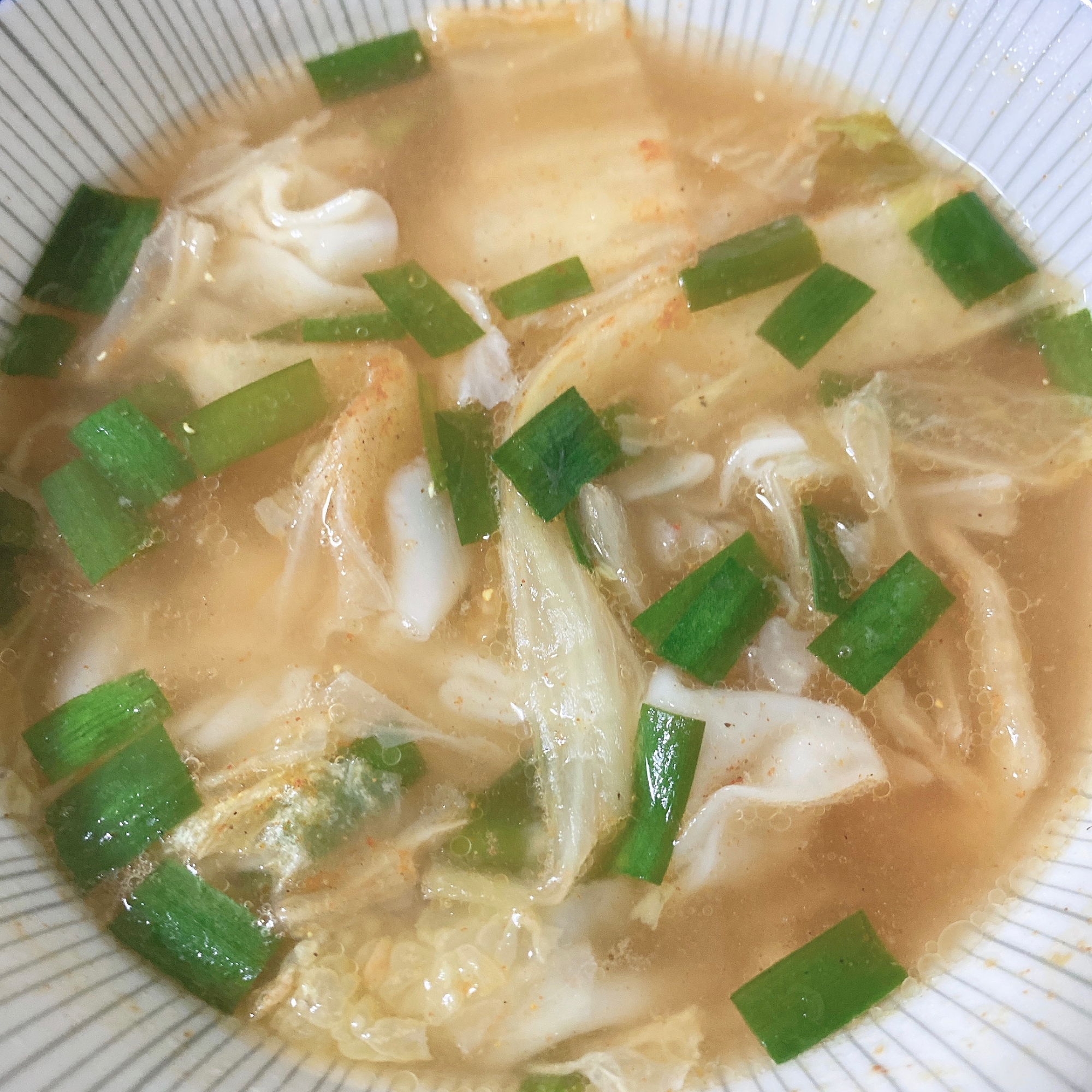 レンジで簡単☆キムチ餃子スープ