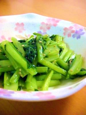 手軽でおいしい、小松菜塩炒め