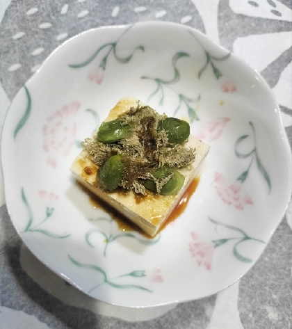 あとひと品に♡とろろ昆布と枝豆の冷奴