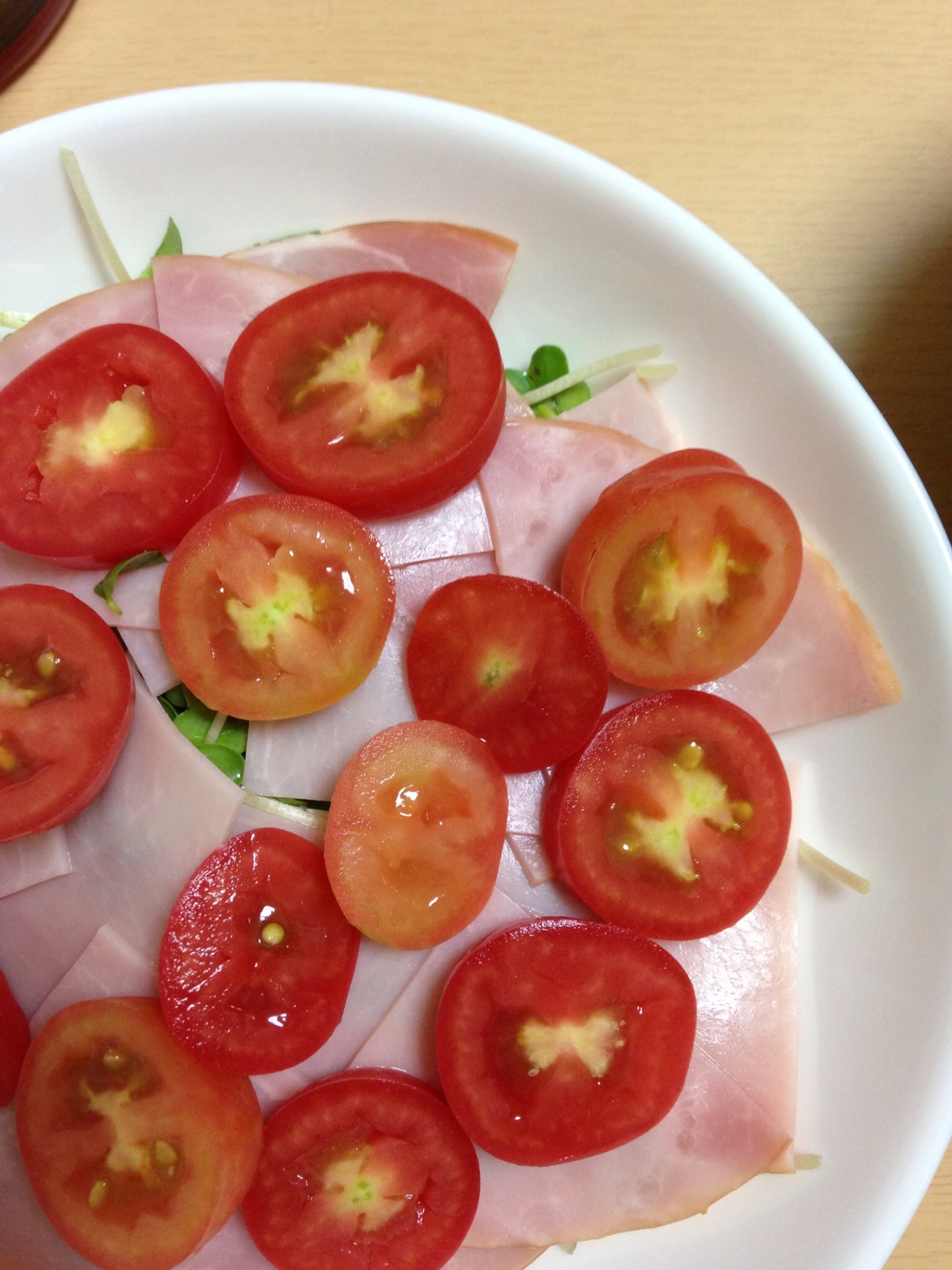 かいわれとハムとトマトのかわいいサラダ レシピ 作り方 By まりえがお 楽天レシピ かいわれとハムとトマトのかわいいサラダ レシピ 作り方 By まりえがお 楽天レシピ