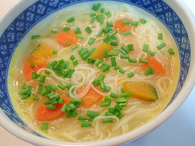 野菜たっぷり　味噌味にゅう麺♬