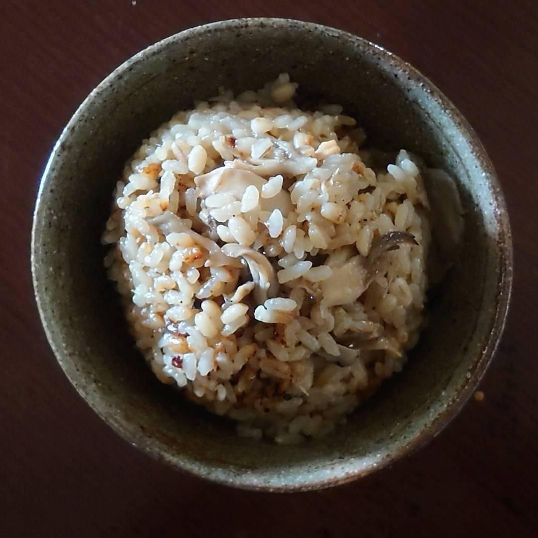 もち麦入り！サバ缶と舞茸の炊き込みご飯