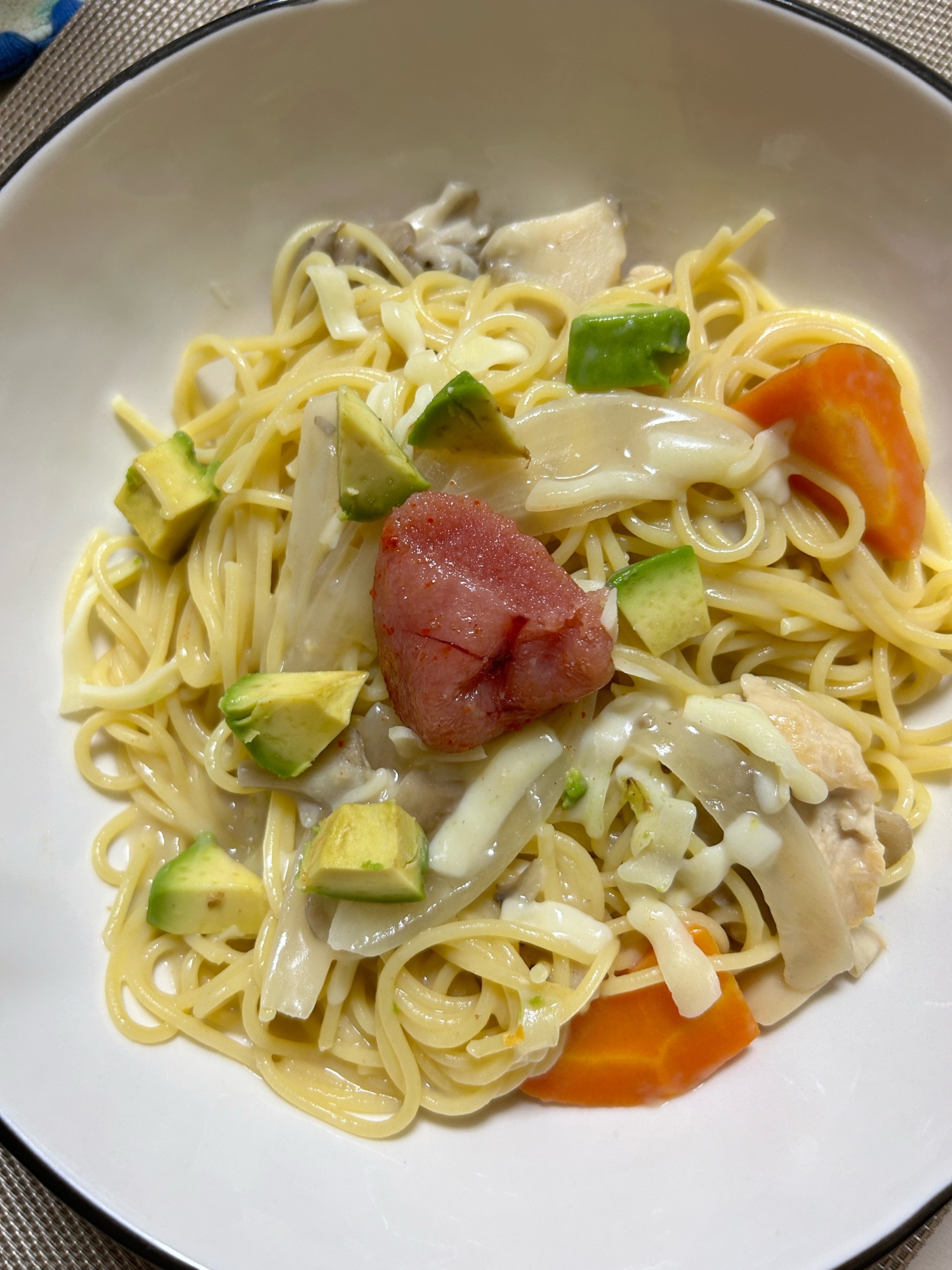 前日の残りシチューでパスタ