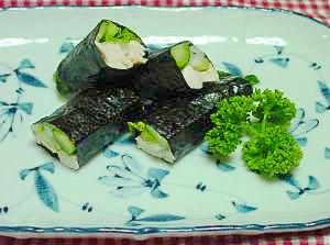 蒸し鶏と野菜の海苔巻き