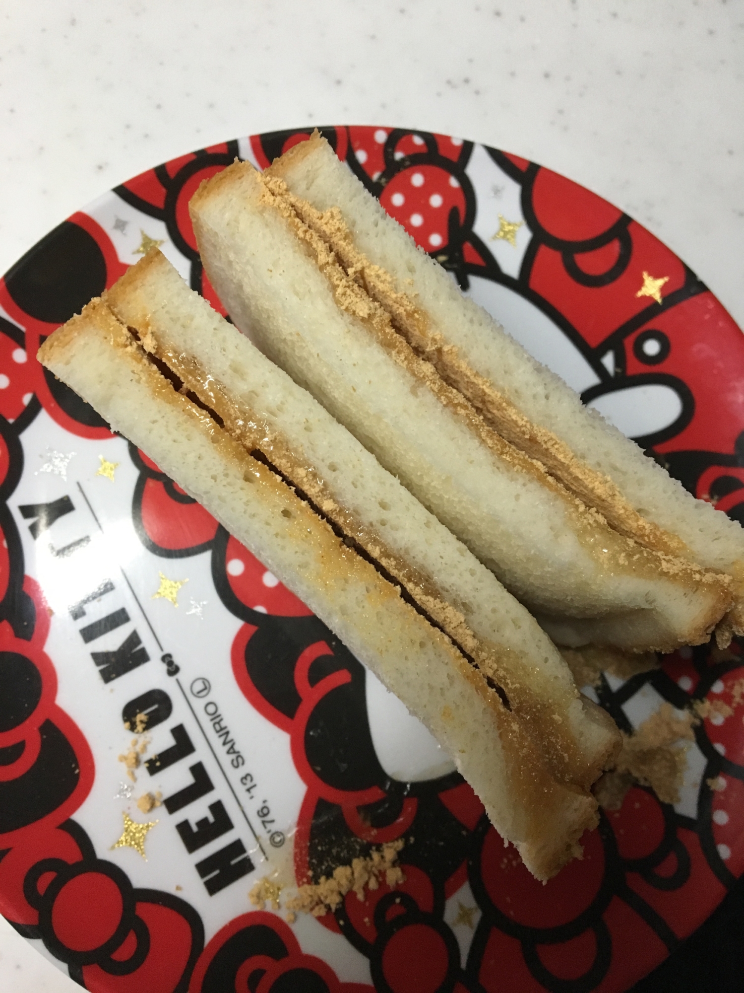 きな粉とケーキシロップのサンドイッチ(o^^o)